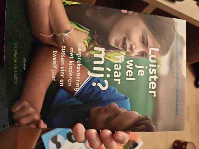 9789085600992-Luister-je-wel-naar-mij