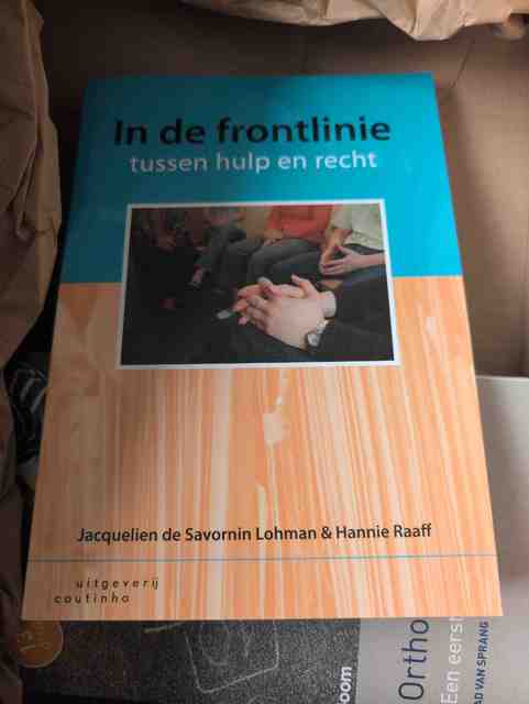 9789046901137-In-de-frontlinie-tussen-hulp-en-recht