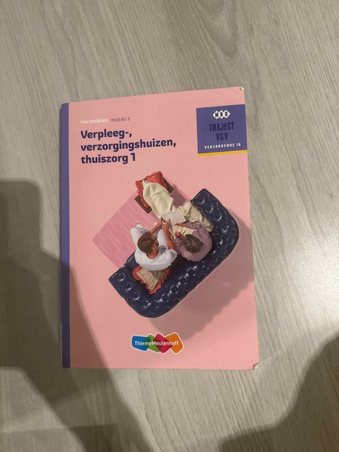 9789006910254-Verpleeg-verzorgingshuizen-thuiszorg-1-niveau-3-Theorieboek