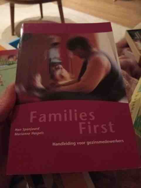 9789085600060-Families-First
