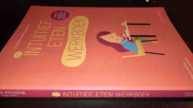 9789082700275-Intuitief-eten