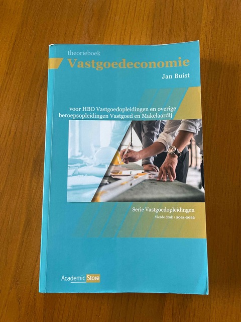 9789083067490-Vastgoedeconomie-Theorieboek-