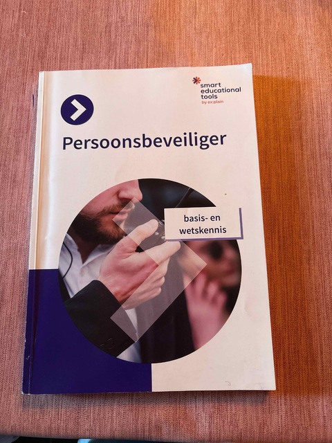 9789493252899-Persoonsbeveiliger-badis-en-wetskennis
