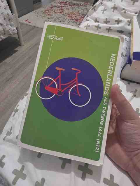 9789460775680-Van-Dale-Pocketwoordenboek-Nederlands-als-tweede-taal-NT2