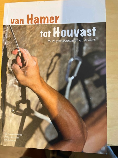 9789078876045-Van-hamer-tot-houvast