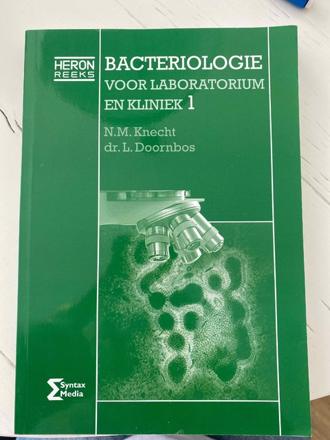 9789077423424-Bacteriologie-voor-laboratorium-en-kliniek-1