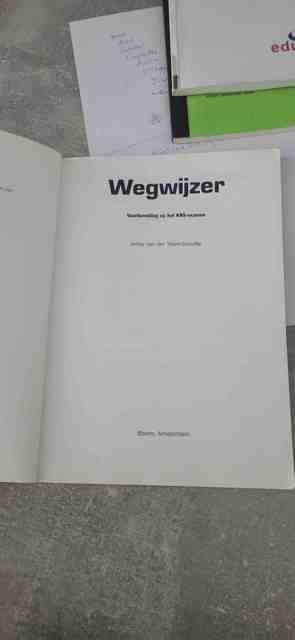 9789085067221-Wegwijzer
