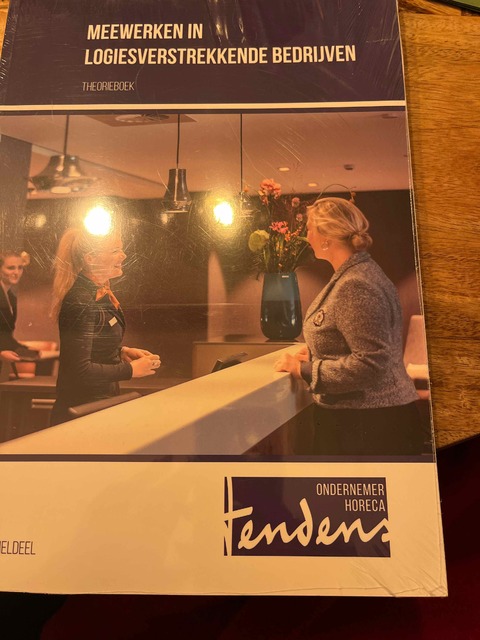 9789037244885-Meewerken-in-logiesverstrekkende-bedrijven