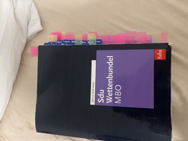 9789012408110-Sdu-Wettenbundel-MBO-2022-2023