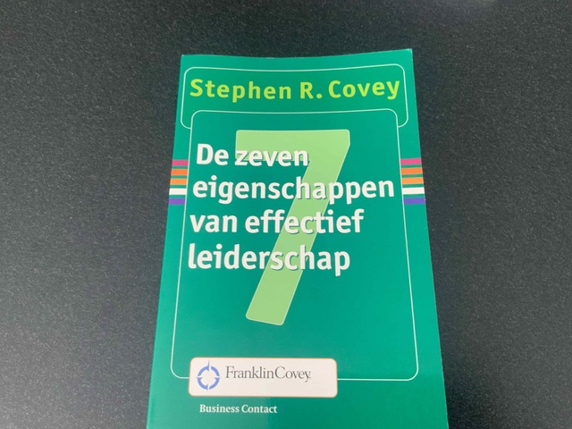9789025414894-De-zeven-eigenschappen-van-effectief-leiderschap