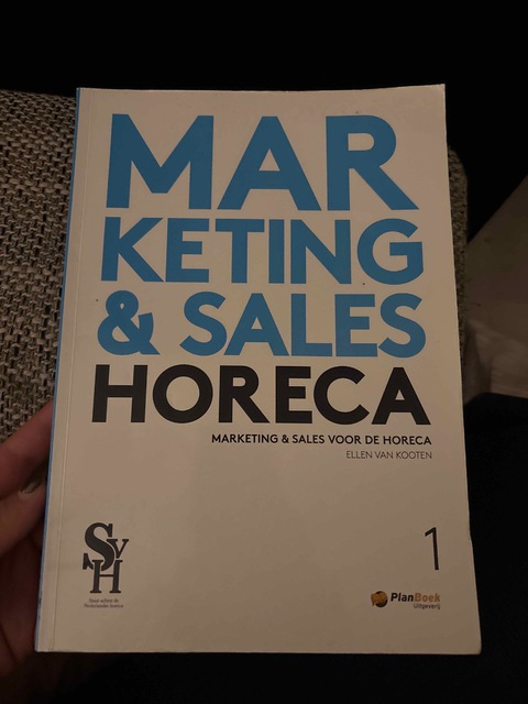 9789074625579-Marketing-Sales-voor-de-horeca-1