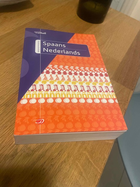 9789460770586-Van-Dale-pocketwoordenboek-Spaans-Nederlands
