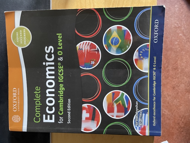 9780198399414-Moynihan-D-Economics