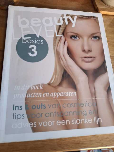 9789491277979-Beauty-Level-Basic-3-Producten-en-apparaten
