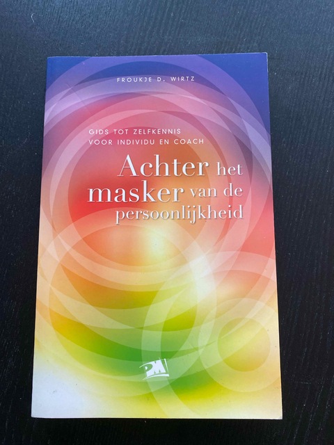 9789024417681-Achter-het-masker-van-de-persoonlijkheid
