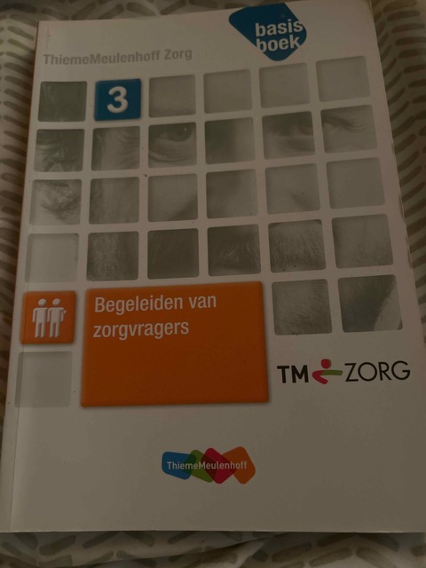 9789006924251-Begeleiden-van-zorgvragers-niveau-3-Basisboek