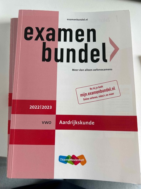 9789006639889-Examenbundel-vwo-Aardrijkskunde-20222023
