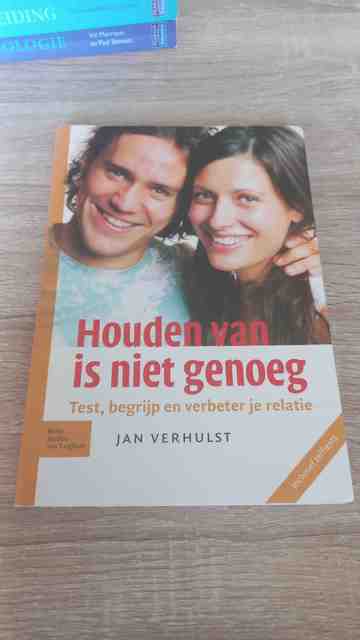 9789031349357-Houden-van-is-niet-genoeg