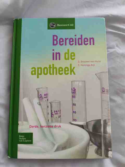 9789031351428-Bereiden-in-de-apotheek