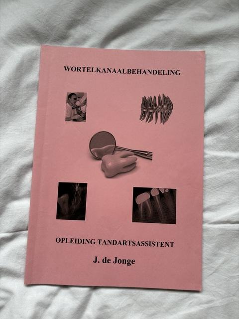 9789081698382-Wortelkanaalbehandeling
