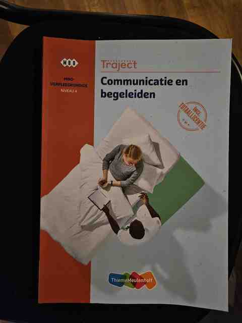 9789006953442-Communicatie-en-begeleiden-Niveau-4-mbo-verpleegkundige