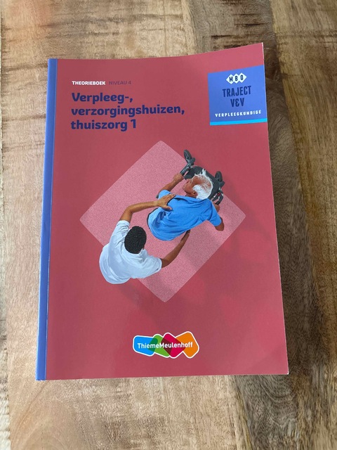 9789006910414-Verpleeg-verzorgingshuizen-thuiszorg-1-niveau-4
