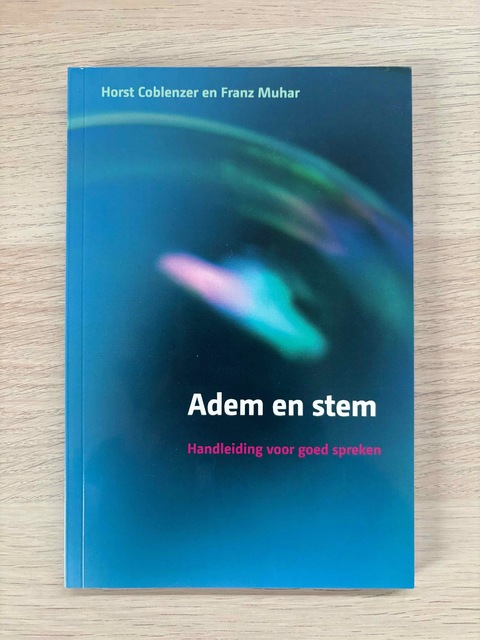9789043035989-Adem-en-stem
