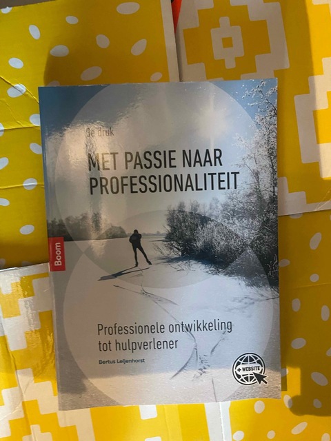 9789024424917-Met-passie-naar-professionaliteit