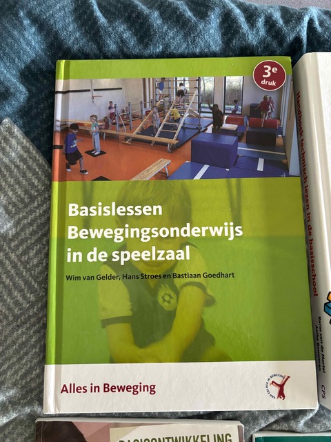 9789082363203-Basislessen-bewegingsonderwijs-in-de-speelzaal