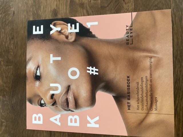 9789492548375-Beauty-Level-Beautyboek-%231