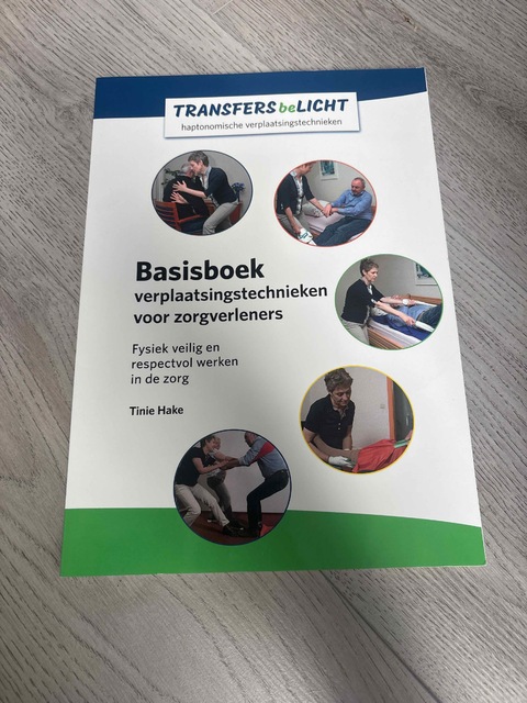 9789037211085-Basisboek-verplaatsingstechnieken-voor-zorgverleners