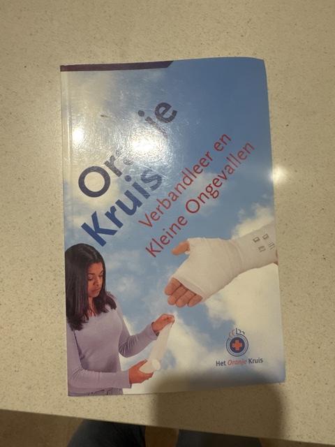 9789006920192-Het-Oranje-Kruis-Verbandleer-en-kleine-ongevallen-druk-7