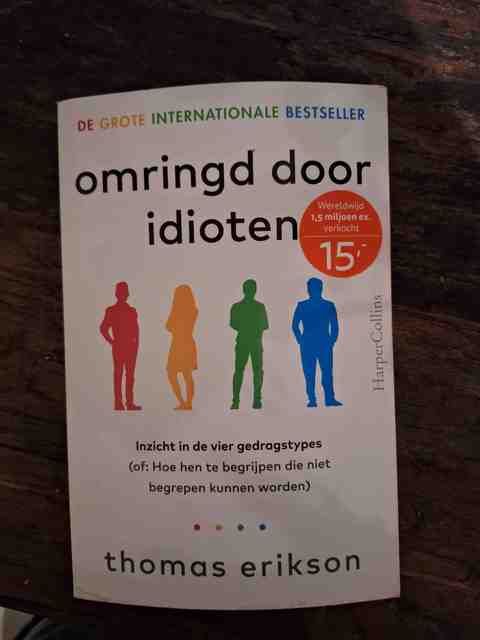 9789402710236-Omringd-door-idioten