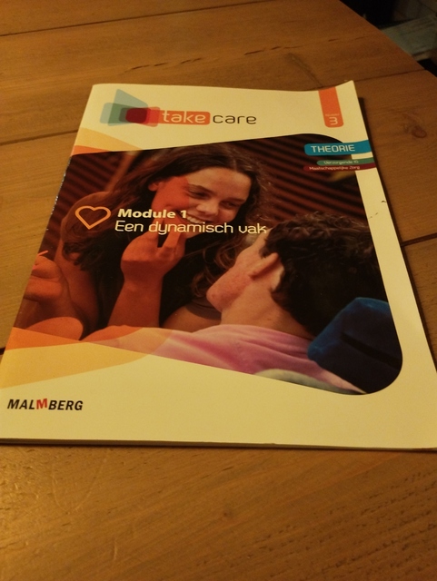 9789402075892-Take-Care-niv.-3-module-1-theoriekatern
