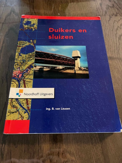 9789040107528-Duikers-en-sluizen