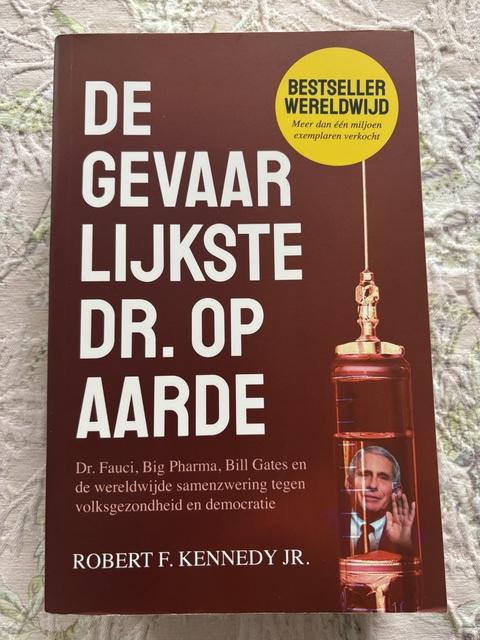 9789083229287-De-gevaarlijkste-dr.-op-aarde