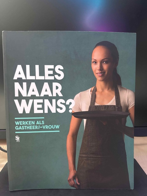 9789052112855-Werken-als-gastheer-vrouw