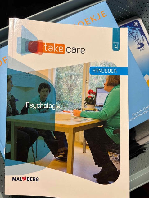 9789402035667-Take-Care-Niveau-4-Psychologie-Handboek