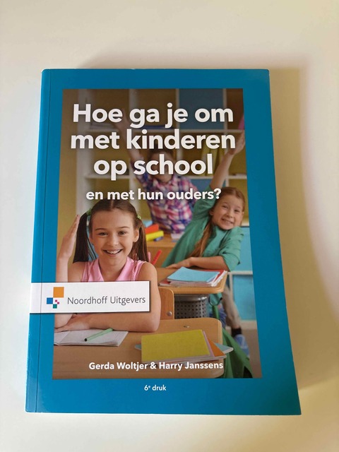 9789001994426-Hoe-ga-je-om-met-kinderen-op-school-en-met-hun-ouders