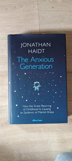 9780241647660-The-Anxious-Generation