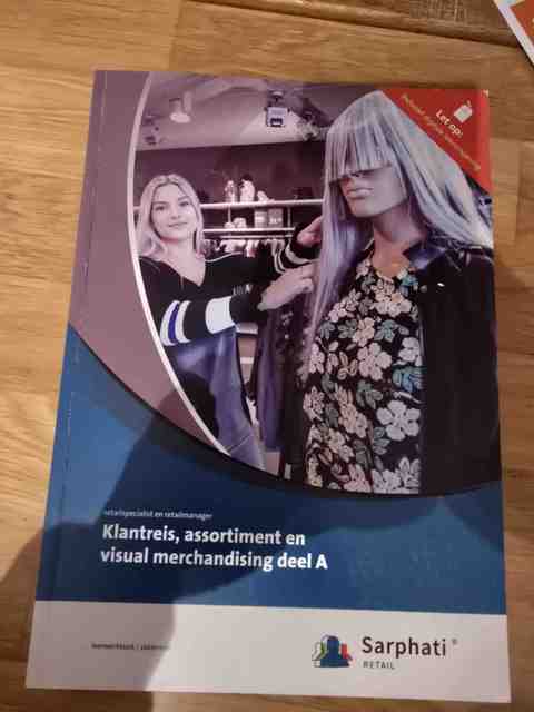 9789463971614-Klantreis-assortiment-en-visual-merchandising-folio