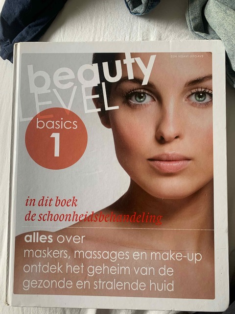 9789491277085-Beauty-Level-Basics-1-De-schoonheidsbehandeling