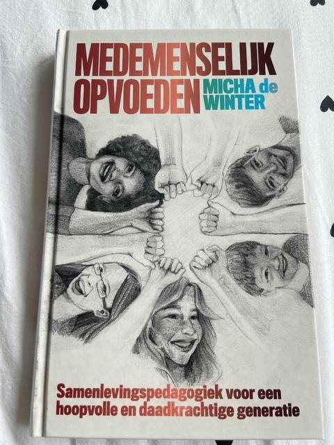 9789085603276-Medemenselijk-opvoeden