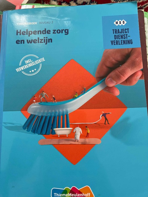 9789006504026-Traject-Combipakket-Dienstverlening-Helpende-Zorg-en-welzijn-niveau-2-boek-en-verwerkingslicentie-1-jaar