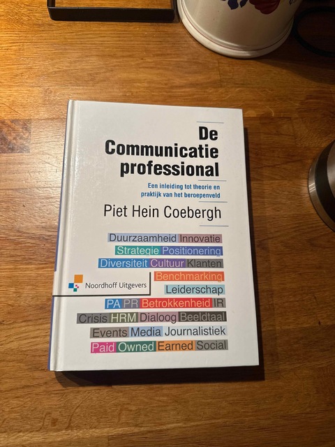 9789001841690-De-communicatieprofessional