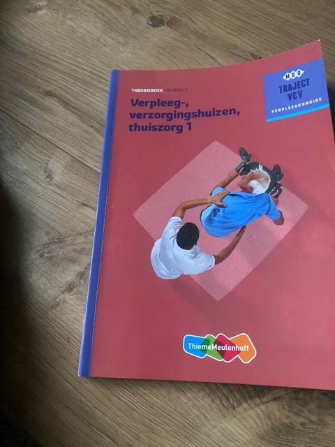 9789006910414-Verpleeg-verzorgingshuizen-thuiszorg-1-niveau-4