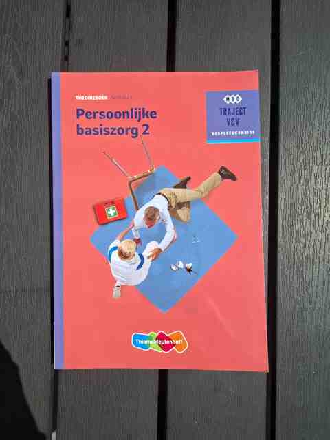 9789006910322-Persoonlijke-basiszorg-Theorieboek-Niveau-4