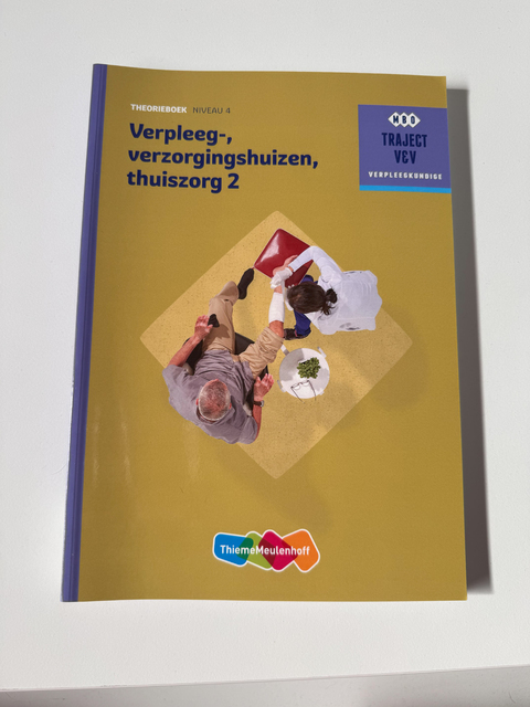 9789006910421-Verpleeg-Verzorgingshuizen-Thuiszorg-2--niveau-4-Theorieboek