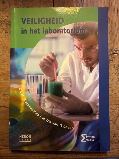 9789491764387-Veiligheid-in-het-laboratorium