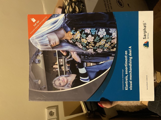 9789463971614-Klantreis-assortiment-en-visual-merchandising-folio